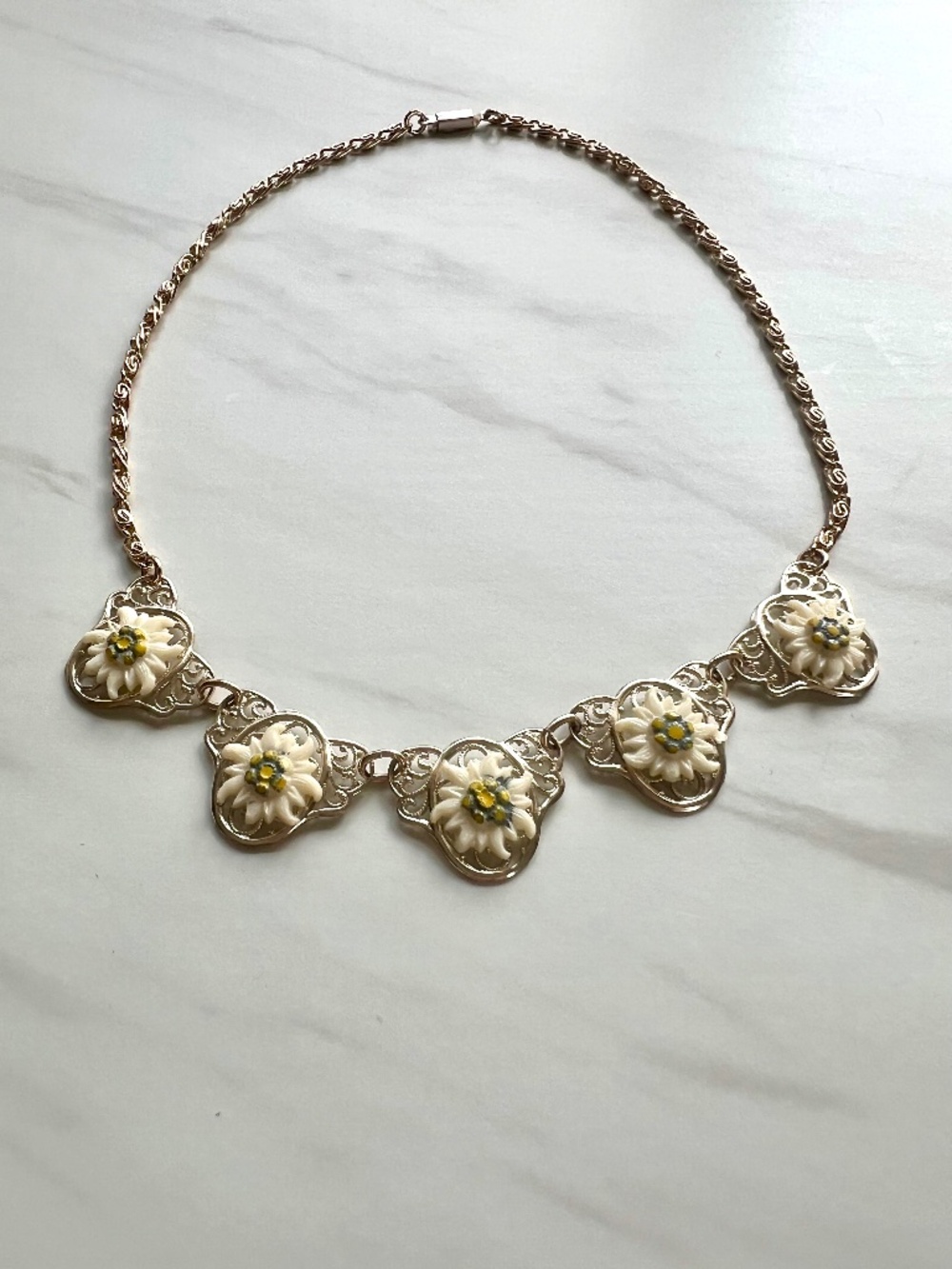 Vintage Edelweiss Flower Choker Necklace Oktoberfest Cottagecore Jewellery